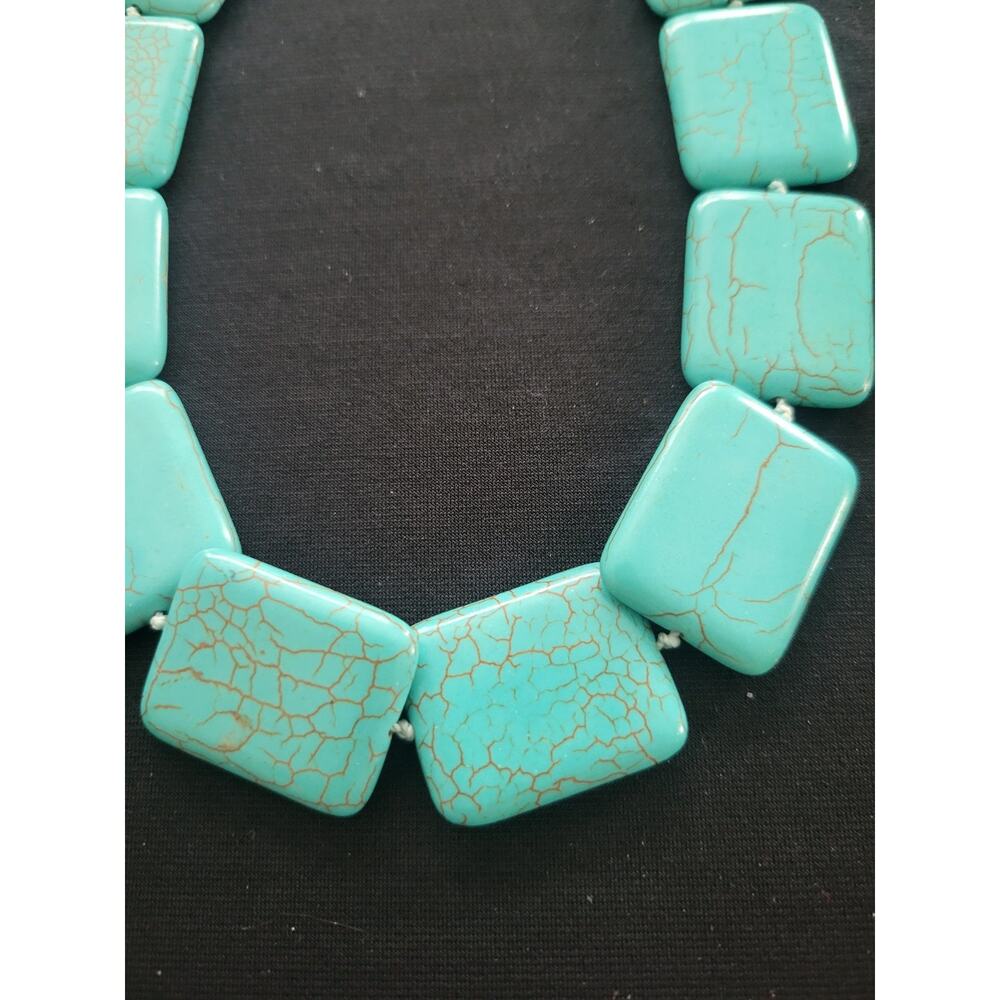 Bold look turquoise color Howlite Rectangle bead necklace 18" - Picture 3 of 4